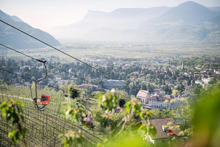 Sessellift Dorf Tirol - Meran